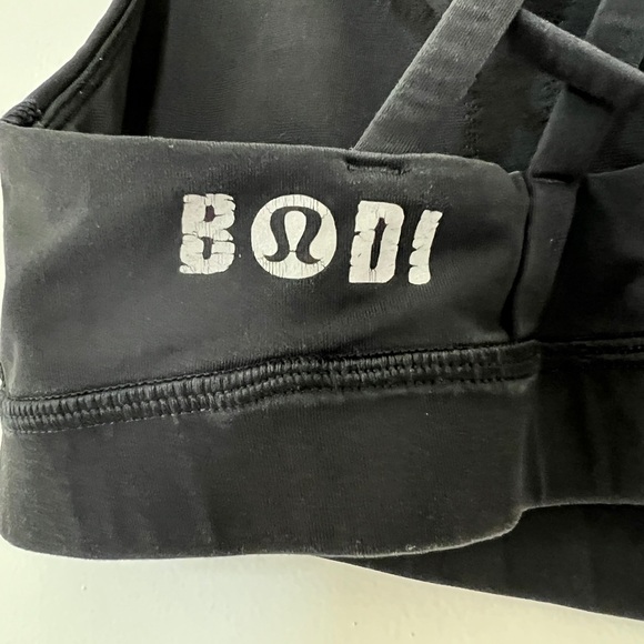 Lululemon 4 Black Strappy Sports Bra - Picture 3 of 4